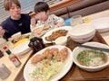  辻希美『ガスト』で2人前を大盛で完食した長男「成長期恐るべし」 