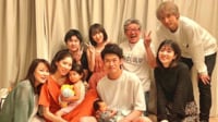 布川敏和&つちやかおり、孫の誕生会に家族が集合