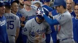 なんだ、ただの聖人か… 大谷翔平、チームメイトに“神対応”「優しすぎ」「めっちゃ嬉しそうｗ」 ホームラン直後にはしゃぎまくる