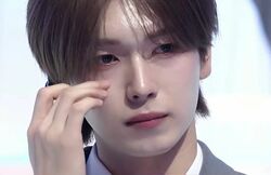 「マジメロい」「美しい」黒髪から茶髪にイメチェンした19歳の日本人練習生、次ステージへの進出を決め涙「仲間と別れて、とても辛かった」