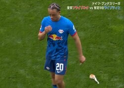 「最低です」元日本代表DFも苦言…20歳逸材の“マナー違反”に批判殺到！「態度が悪い」「誰が拾うと思ってんだよ」「リスペクトないのか」