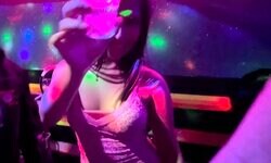 「嫁には秘密で毎晩」鉱山労働者の夜の盛り場に密着「男が集まればこういう場所ができる」東野幸治も興味津々