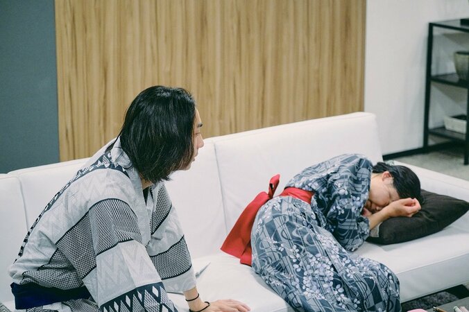 好きな人が吐息交じりに濃厚キスシーン練習…元AKB子役女優が隣の部屋で耐えるも「泣きそう」『ドラ恋～Kissing the tears away～』act.9 1枚目