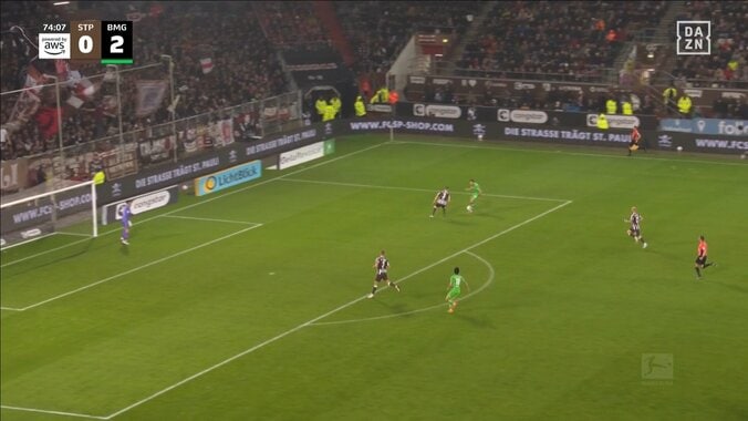 「忍者」町野修斗、待望の今季ブンデスリーガ初ゴール「湘南の時を思い出す」折り返しのボールを背後から抜けてズドン！豪快ダイレクトシュートの瞬間 4枚目