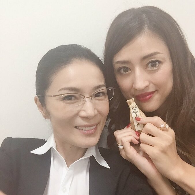 マルシア、小沢真珠ら『ルパンの娘』の共演者との写真を公開「色んな展開があって、面白い」 1枚目