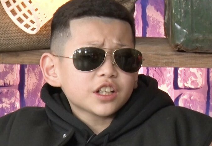 【写真・画像】「西の狂犬」11歳キッズ格闘家、サングラスを外した姿に驚きの声「可愛い顔してる」「礼儀正しいんだね」　1枚目