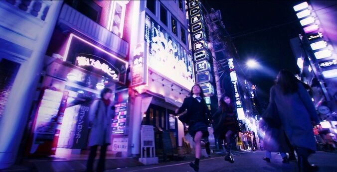 (C)東京逃避行製作委員会