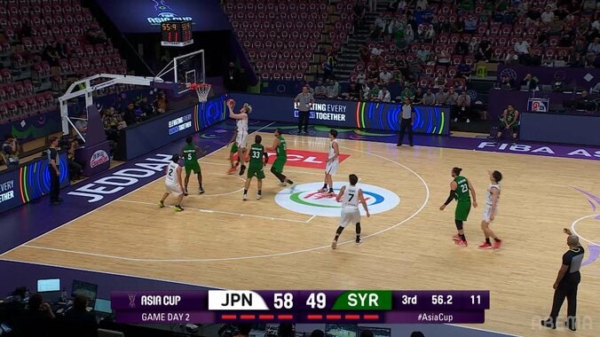 桜木花道かよ！ 川真田紘也の“強靭リバウンド”が話題沸騰「小中学生の教材にすべき」「今日イチ熱かった」バスケ格言を体現した瞬間 4枚目