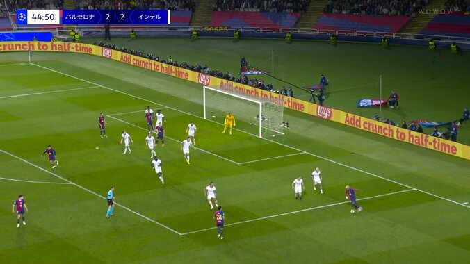 「異次元過ぎる」「まじでバケモン」17歳ヤマルの超人的足技が話題沸騰「ネイマールやん」スタジアムがどよめく足裏ロール＆バックステップ 3枚目