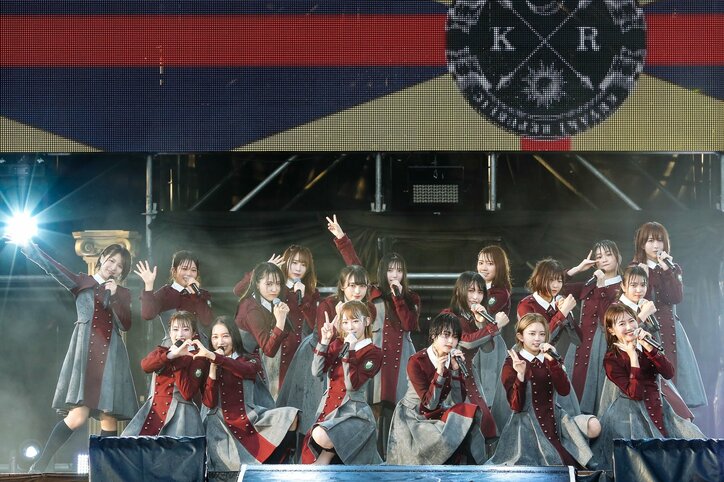 欅坂46『欅共和国』今年も大盛況で閉幕！ MCでは11ヶ月ぶりの「てち」照れ笑い