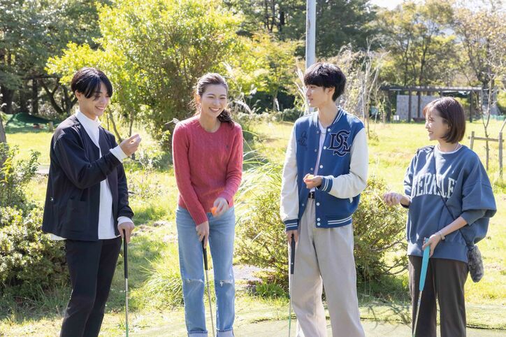 女優・牧野莉佳が年下男子に不意打ちハグ!大胆アピール『私の年下王子さま』第2話