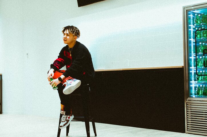 Leon Fanourakis「アルバム全体にポジティブなメッセージを込めた」新たな一面