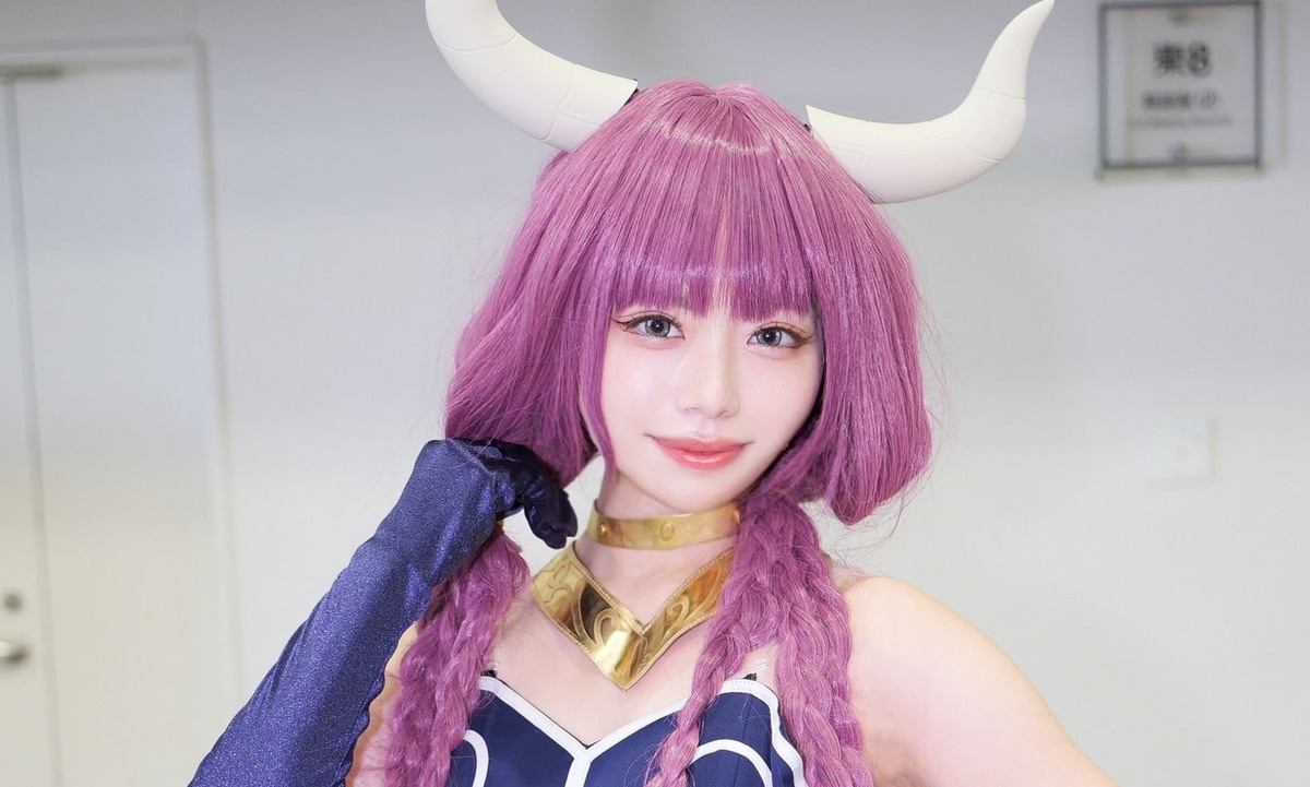 葬送のフリーレン』アウラのコスプレ、つり目を表現するための工夫とは