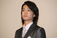 『今日俺』伊藤健太郎、賀来賢人撮影の“ちょっとぶりっ子”な1枚にファン歓喜
