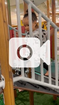 内山琴『室内遊び！！！』