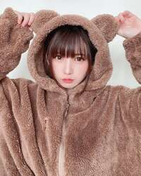 えなこが“くまこりん”に変身！？クマ耳パーカー姿に「顔ちっちゃ」「参りました」とファン沸騰