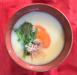  ハイヒール・モモコの夫、大好評だったお雑煮を公開「前日から仕込んだ」 