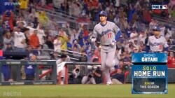 敵地スタオベ！大谷翔平、高々と舞い上がる衝撃アーチに“誰もが”打球を見上げる痛快シーン…球場異例の超熱狂