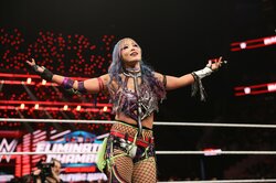 「この笑顔、素敵すぎ」不運が続く日本人女子レスラーの久々“満開スマイル”ショットにファンから激励の声