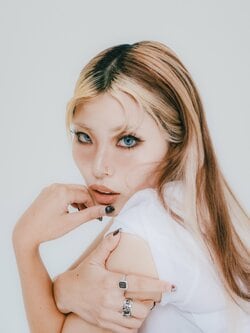 Charluがニューシングル"CAP”をリリース！11月5日(水)にアルバム「5FEET」のリリースが決定。アートワークとトラックリストを公開。