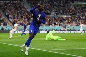 【W杯】アメリカFWウェア、前半終了間際の“幻ゴール”に控え選手も頭を抱えて落胆