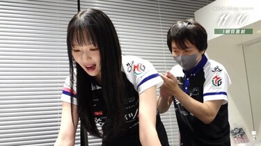 人気美女雀士・岡田紗佳、仲間の“気合い注入フェイント”に「あっ！」と