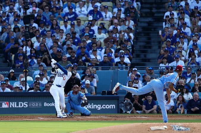 【写真・画像】一体、何が起きた…！？ 大谷翔平、爆速弾丸ヒットで“異変”「めっちゃ驚いてる」「そらビビる」相手投手の被打リアクションが話題に　1枚目