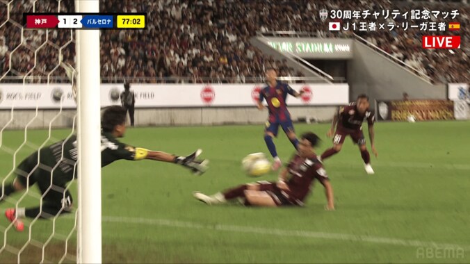 SNS騒然！ シュートも顔もメッシ？ バルサ新加入19歳、神戸３人唖然の鮮やかダイレクト弾「ボールスピードはっや」「バルドグジばり上手いやん」 3枚目