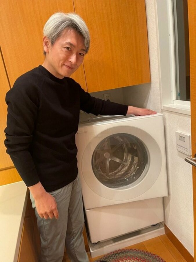登坂淳一、新しく購入した家電を公開「洗濯物を干さなくて良くなりそう～」 1枚目