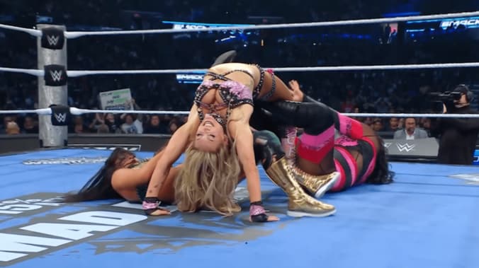 キアナがブリッジのトンネルを潜る奇策