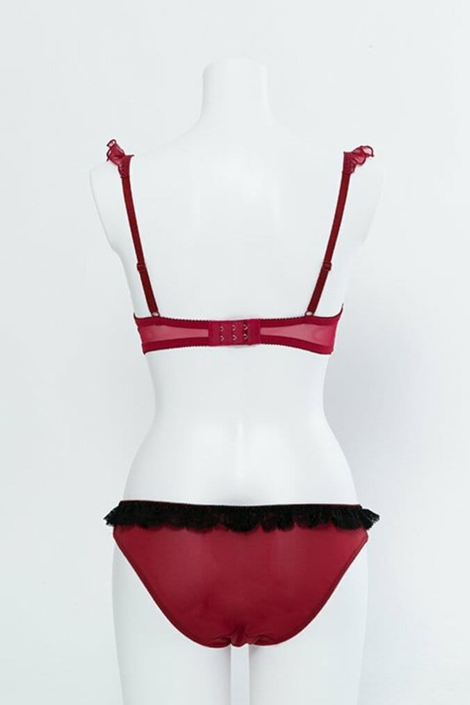 『ローゼンメイデン』真紅と水銀燈が大人可愛いランジェリーに【画像22枚】 7枚目