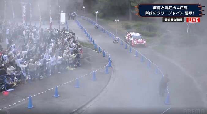 ラリージャパンで“史上初の光景” 名古屋城へ入城＆爆音轟く「門を通るの良いね」日本ならではの一コマにファン熱狂 4枚目