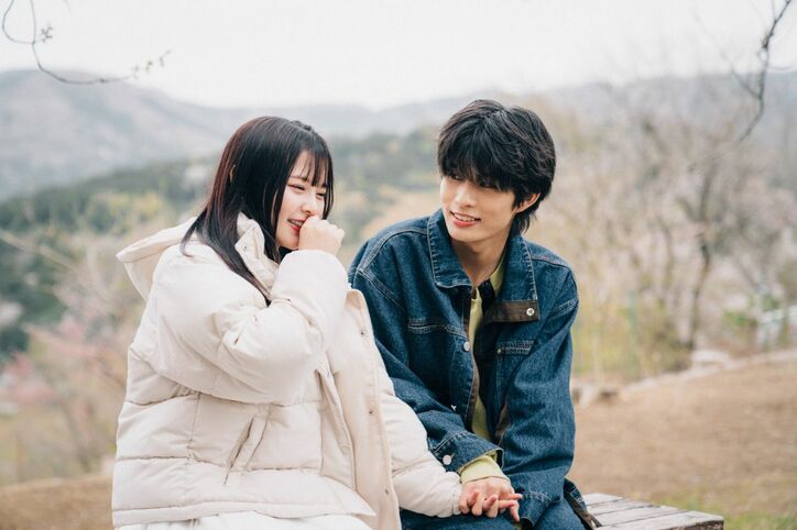 齊藤なぎさ、若手俳優と愛おしそうに見つめ合い「もっと早く…」手繋ぎで親密ムードに『花束オオカミ』第7話