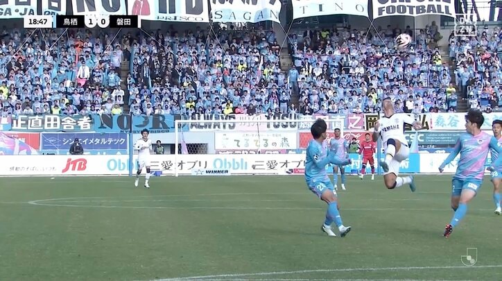 【写真・画像】「最後の最後に」41歳GKが15年ぶりJ1出場…現役最後の交代劇が話題！ 「何回見ても似すぎ」感涙＆笑撃のサプライズ　1枚目