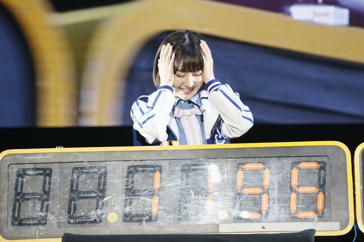 HKT宮脇咲良がセンターで『二人セゾン』を披露! “対決”では欅坂が勝利