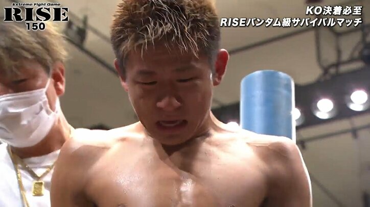 レフェリーにもたれ掛かり「まだやれる！」 壮絶な打撃戦に“神試合”の声 再三ダウンも敗者に「ファンになった」称賛も