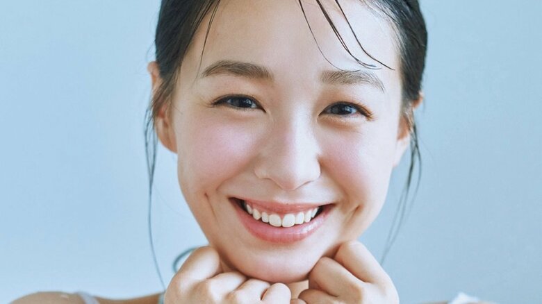 “今年3月にデビュー”高野真央、反則級のメリハリボディ 『週プレ』2回目の登場