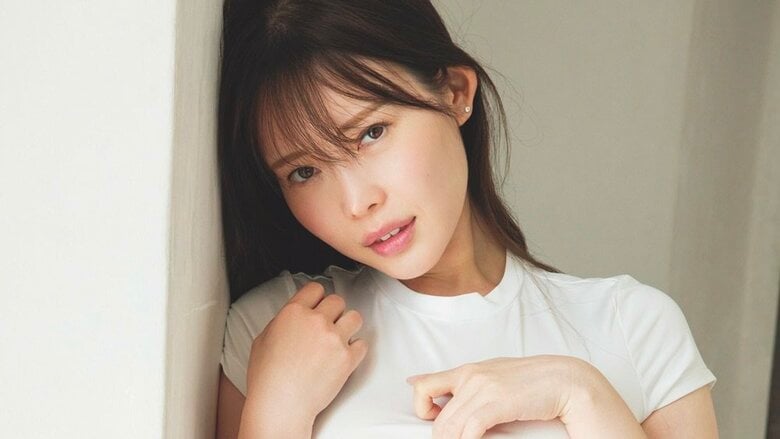 白川愛梨、“B100”ド迫力ボディで放つ唯一無二の存在感 『週プレ』登場