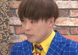 「全然ちがうな」人気芸人、カツラを外した姿に千鳥ら大爆笑「江戸時代に風呂焚いてる奴」