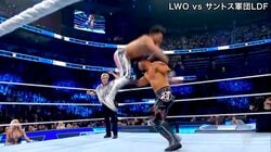 全米熱狂！「浮遊感がすげえ」飛び技職人レスラーの“曲芸DDT”が話題 脳天直撃でぐにゃりKO、場内大歓声