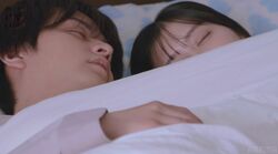 ノンノモデル妻・紺野彩夏、夫・瀬戸利樹にピッタリ寄り添い就寝「起きて」可愛すぎる起こし方にも注目『私たち結婚しました4』第5話