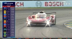 元F1ドライバーが「飛び込んできた！」 激走トヨタ、キャデラックぶち抜く“大胆な動き”に「耐久レースの走り方じゃない」驚きの声
