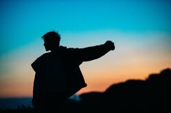 KM & LEXの”Beautiful”のMVを公開。 KMアルバム”Ftheworld”のリリパも開催