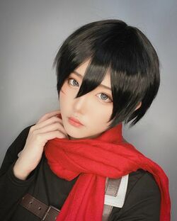 タイ人コスプレイヤー・Anongが「進撃の巨人」ミカサのアンニュイショット公開 美しい黒髪ショートにファンうっとり