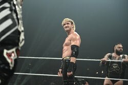 どこにつけてるの？ “登録者数2000万人超”世界的YouTuberの“マイク装着”プロレス出場が話題…生々しい臨場感にファン大興奮