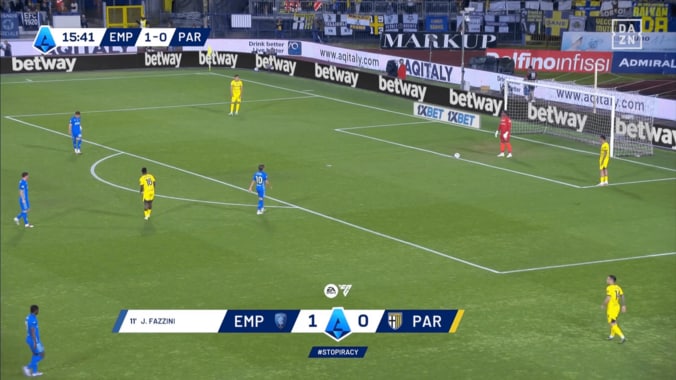 「グングン伸びた！」パルマ鈴木彩艶の“70m超絶ゴールキック”に敵DFも驚愕？ セリエA監督絶賛の“ミサイル砲”でチャンスメイクした瞬間 2枚目