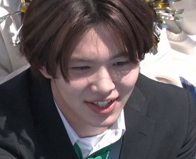 元子役のモテモテイケメン男子、可愛すぎる彼女にデレデレ
