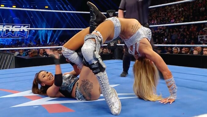 【映像】美魔女レスラーの“反りすぎ”8の字ブリッジ固め