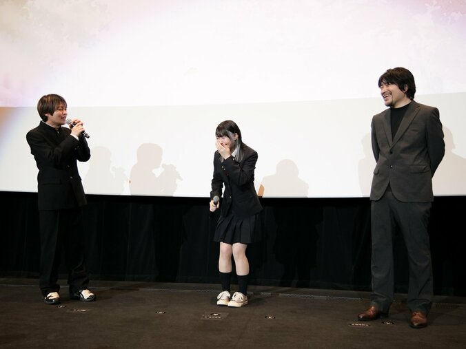【写真・画像】「インナーカラーが残っていて…」声優・堀江瞬＆羊宮妃那が制服姿で登壇！劇場版『僕ヤバ』完成披露舞台挨拶レポート　5枚目