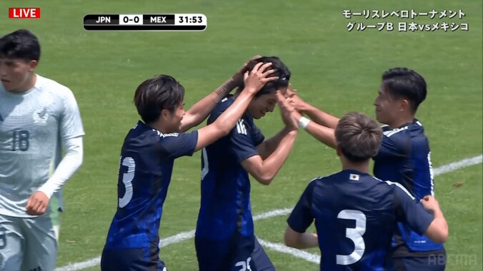 「センスありすぎる」日本代表10番の“圧巻バックスピンパス”にファン感嘆！「痺れたわ」「ダイレクトがかなり効いた」大関友翔が技ありプレアシストで先制点演出 3枚目